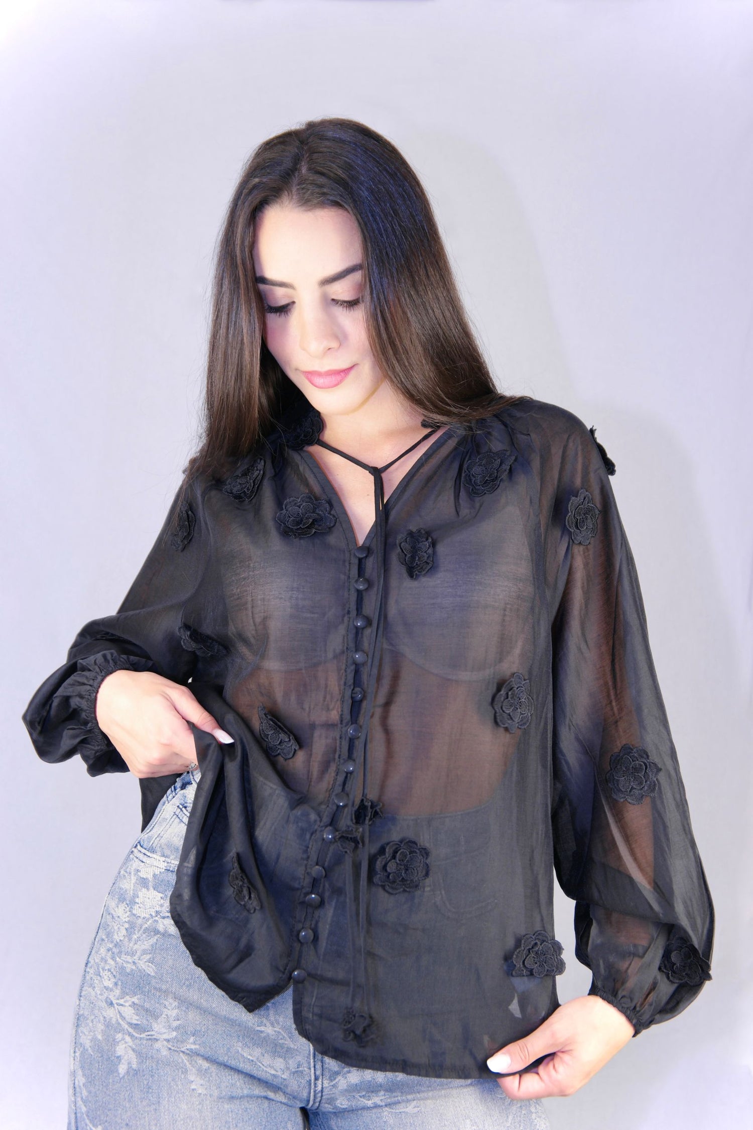 Blusa con dettagli floreali - Nero